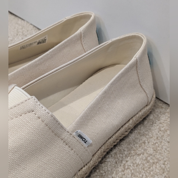 TOMS Espadrille Loafer - Picture 4 of 12